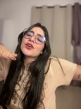 Snapshot of Lia_flowers chatting on 03.15.25 Lia flowers online show from 03.15.25