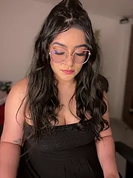 Lia flowers online show from 12.13.25