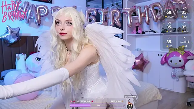 HolliWould  online show from 04.10.26