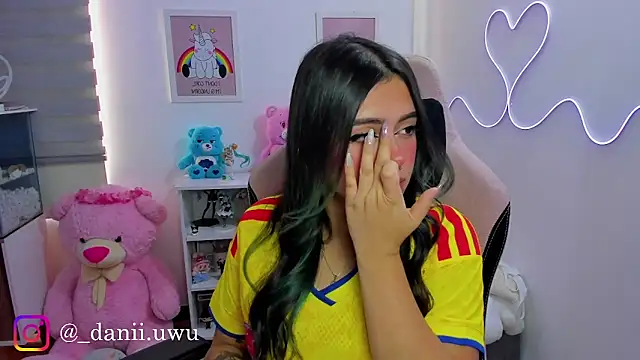 CuteDani  online show from 06.17.26