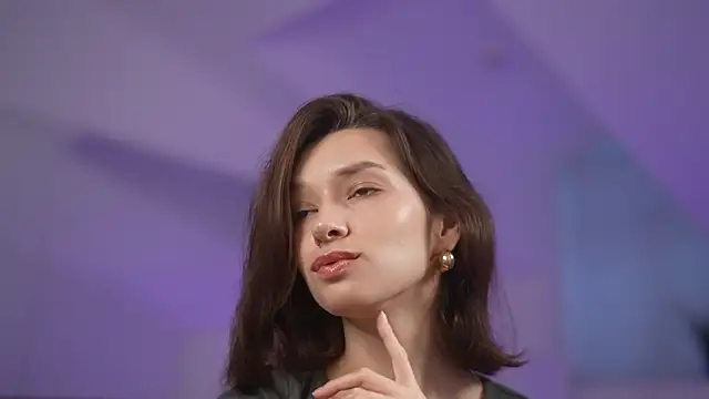 Snapshot of VivianLy_ chatting on 01.09.25 VivianLy online show from 01.09.25