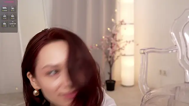 Snapshot of VivianLy_ chatting on 03.22.25 VivianLy online show from 03.22.25