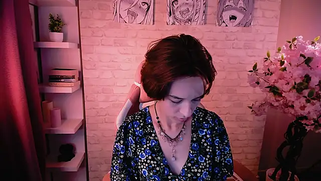 Snapshot of VivianLy_ chatting on 09.10.25 VivianLy online show from 09.10.25