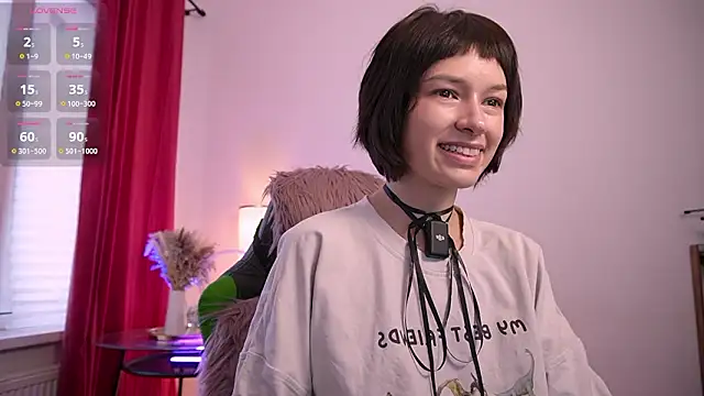 Snapshot of VivianLy_ chatting on 02.28.26 VivianLy online show from 02.28.26