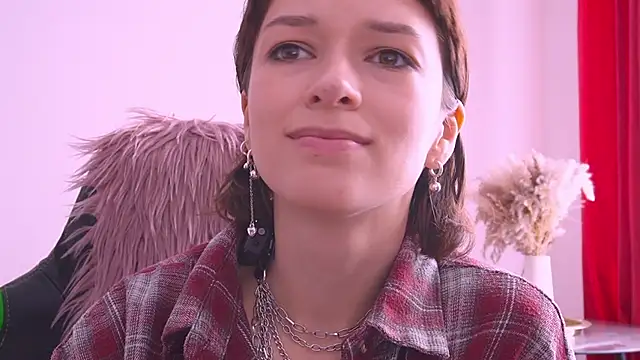 VivianLy  online show from 03.17.26