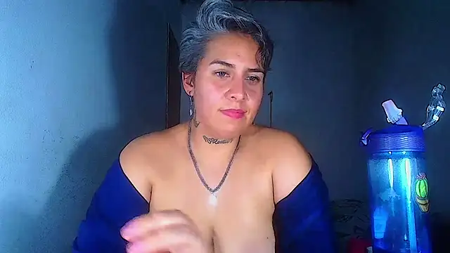 Snapshot of Yessi_rousse chatting on 07.23.26 Yessi rousse online show from 07.23.26
