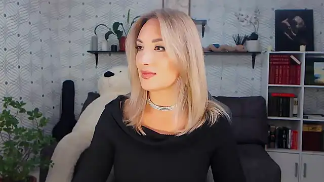MillaXQueen online show from 07.26.26