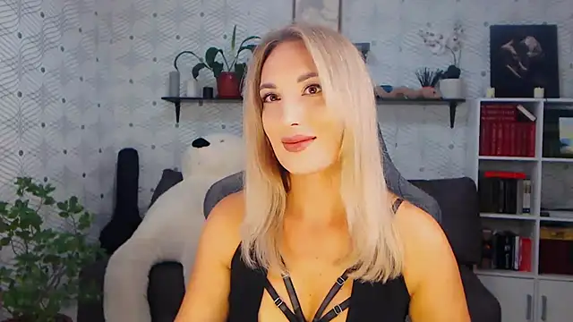 MillaXQueen online show from 07.28.26