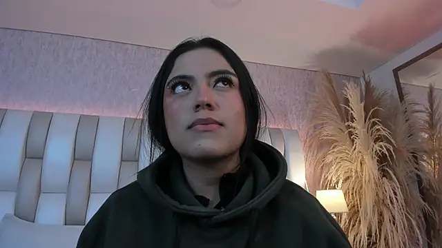 Snapshot of Rebeca_jones chatting on 04.28.26 Rebeca jones online show from 04.28.26