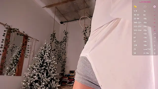 Snapshot of asuno_ chatting on 12.28.24 asuno online show from 12.28.24