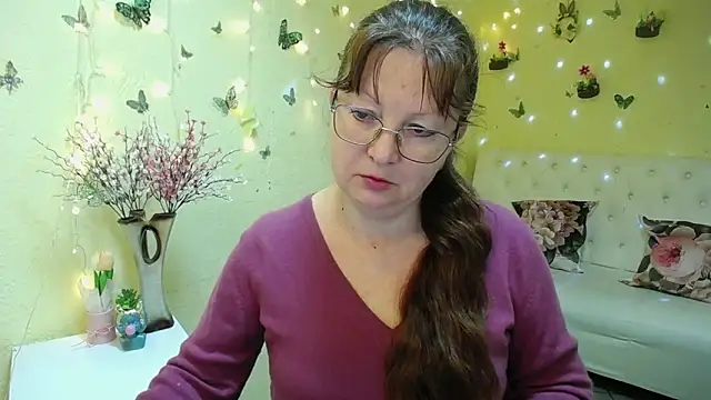 VanessaHotts online show from 04.18.26