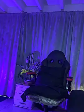 lonely shewolf online show from 04.22.26