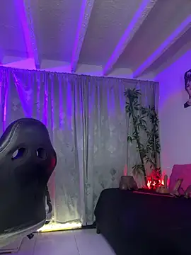 lonely shewolf online show from 04.24.26