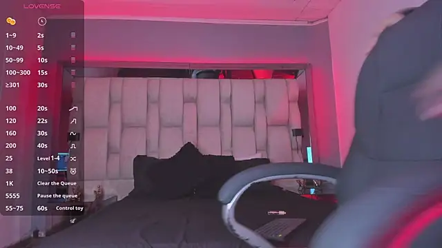 Emmily Savage online show from 01.11.25