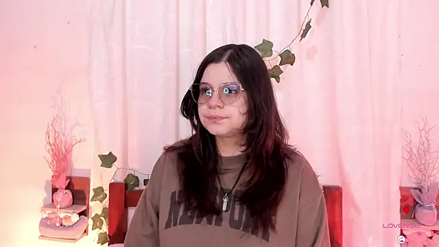 Snapshot of Mey_moon chatting on 02.16.25 Mey moon online show from 02.16.25