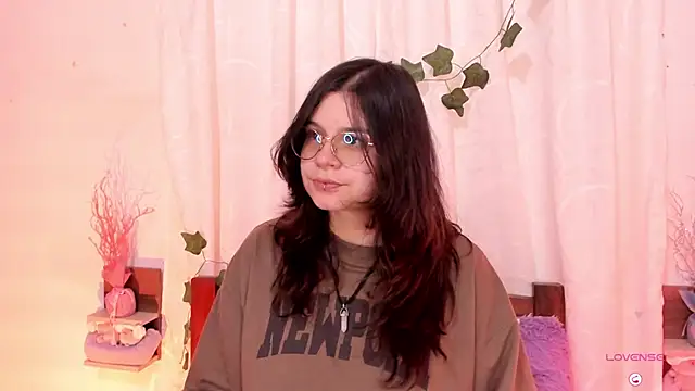 Snapshot of Mey_moon chatting on 02.19.25 Mey moon online show from 02.19.25