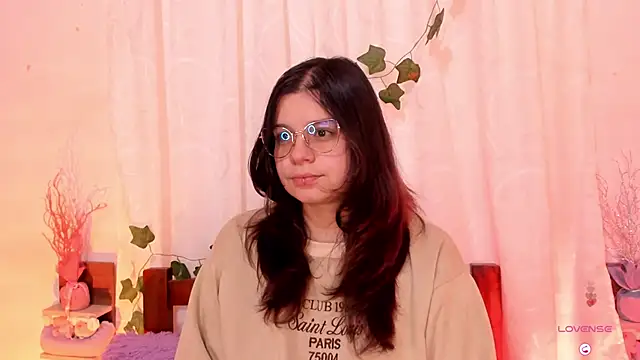 Snapshot of Mey_moon chatting on 02.20.25 Mey moon online show from 02.20.25