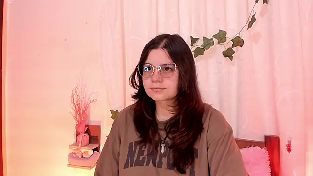 Snapshot of Mey_moon chatting on 02.25.25 Mey moon online show from 02.25.25