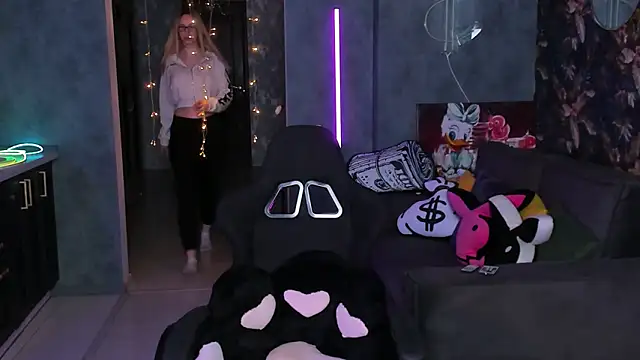 Blckmirrorr online show from 04.19.26