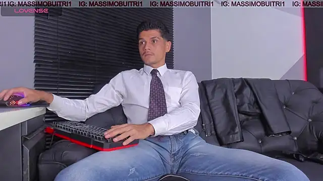 Snapshot of massimo_g chatting on 04.26.26 massimo g online show from 04.26.26