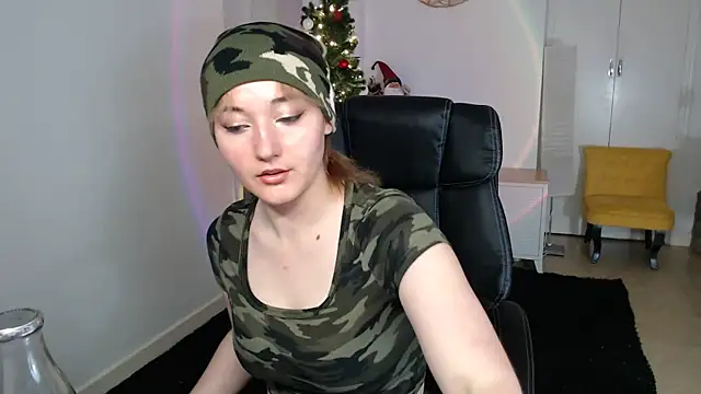 Crystal-dreamt online show from 11.19.25