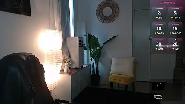 Snapshot of Crystal-dreamt chatting on 07.20.26 Crystal-dreamt online show from 07.20.26