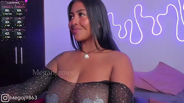 meganjames1 online show from 01.21.25