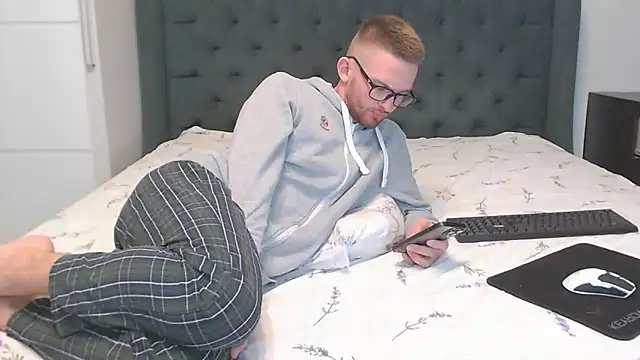 Snapshot of Marselle_Laker chatting on 12.23.24 Marselle Laker online show from 12.23.24