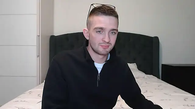 Snapshot of Marselle_Laker chatting on 03.08.25 Marselle Laker online show from 03.08.25