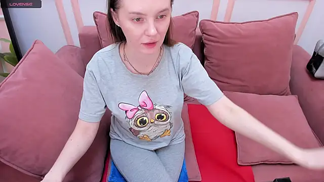 Snapshot of JannaVerdi_ chatting on 10.21.25 JannaVerdi online show from 10.21.25