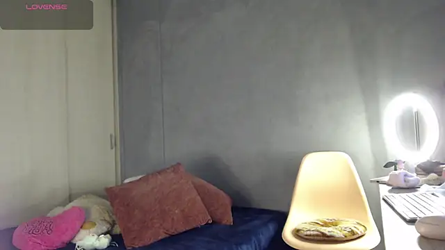 Snapshot of cristal_sexybody chatting on 06.27.26 cristal sexybody online show from 06.27.26