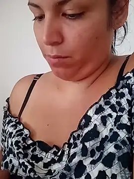 Snapshot of Morenitha-XXX chatting on 12.04.24 Morenitha-XXX online show from 12.04.24