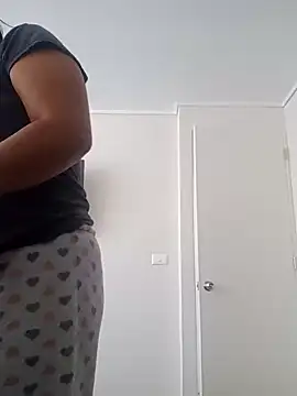 Snapshot of Morenitha-XXX chatting on 12.10.24 Morenitha-XXX online show from 12.10.24