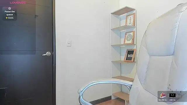 Snapshot of victoria_rosse520 chatting on 10.26.25 victoria rosse520 online show from 10.26.25