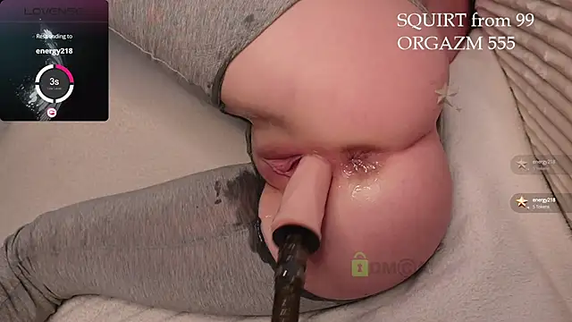 Snapshot of Alissaasex chatting on 02.15.25 Alissaasex online show from 02.15.25