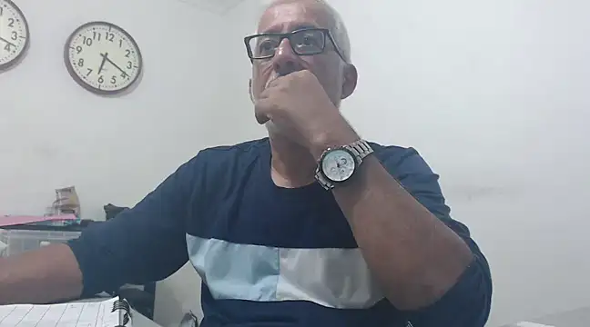 Snapshot of cenizo10124 chatting on 01.01.25 cenizo10124 online show from 01.01.25