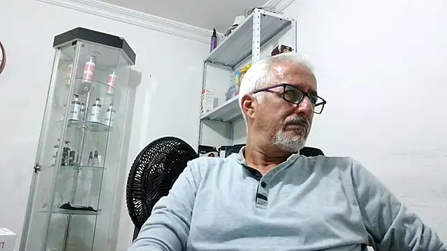 Snapshot of cenizo10124 chatting on 11.14.25 cenizo10124 online show from 11.14.25