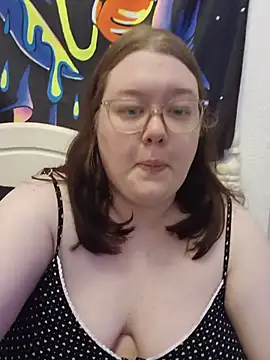 Snapshot of Sexycurvyemilyy chatting on 07.03.26 Sexycurvyemilyy online show from 07.03.26