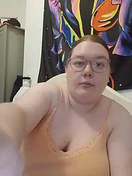 Snapshot of Sexycurvyemilyy chatting on 07.08.26 Sexycurvyemilyy online show from 07.08.26