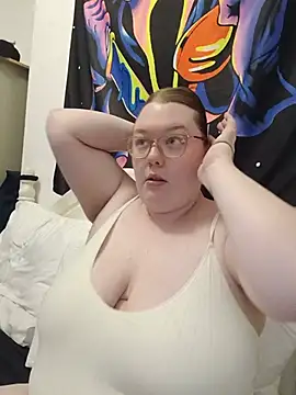 Snapshot of Sexycurvyemilyy chatting on 07.09.26 Sexycurvyemilyy online show from 07.09.26