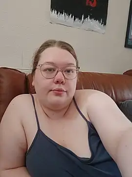 Snapshot of Sexycurvyemilyy chatting on 07.11.26 Sexycurvyemilyy online show from 07.11.26