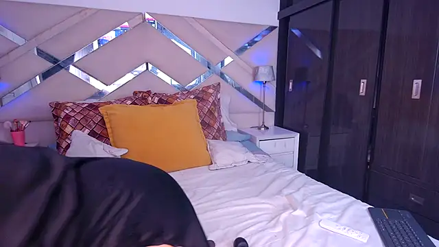 Selena G69 online show from 04.16.26