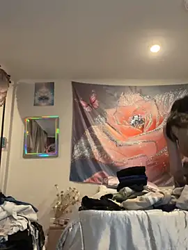 Snapshot of DominiqueX0 chatting on 10.30.25 DominiqueX0 online show from 10.30.25