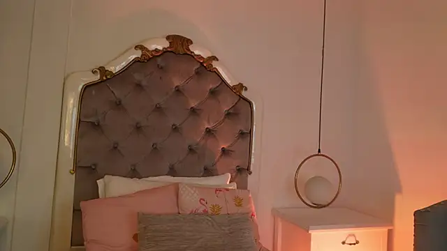 Victoria Watsson online show from 02.24.26