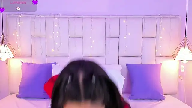 SarahSophia  online show from 01.13.25