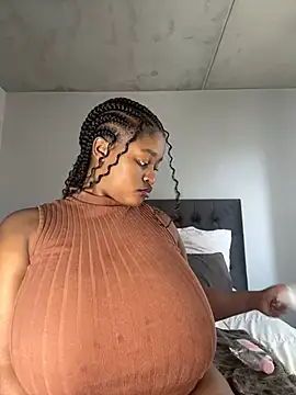 Snapshot of KnockoutBestie chatting on 03.12.25 KnockoutBestie online show from 03.12.25