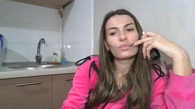 Snapshot of Carol-Rose chatting on 12.12.24 Carol-Rose online show from 12.12.24