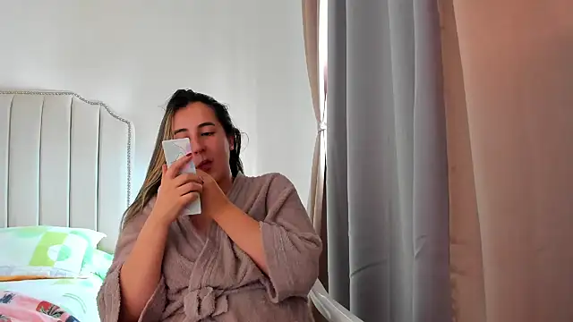 Snapshot of Hanna86 chatting on 06.30.26 Hanna86 online show from 06.30.26
