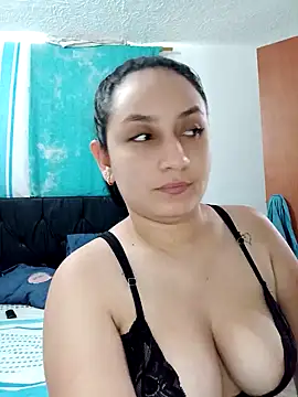 Snapshot of Angeelus2 chatting on 12.08.24 Angeelus2 online show from 12.08.24