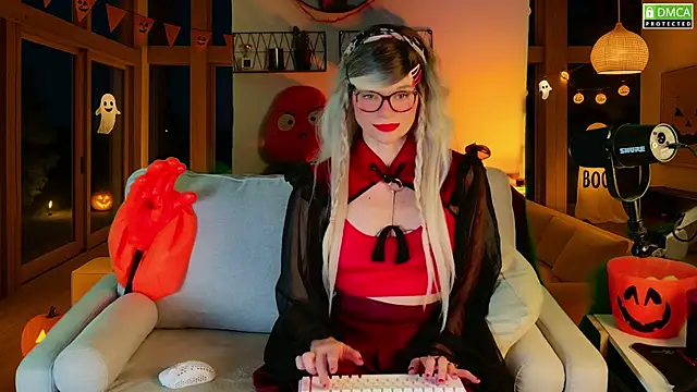 Kittychatte online show from 10.28.25